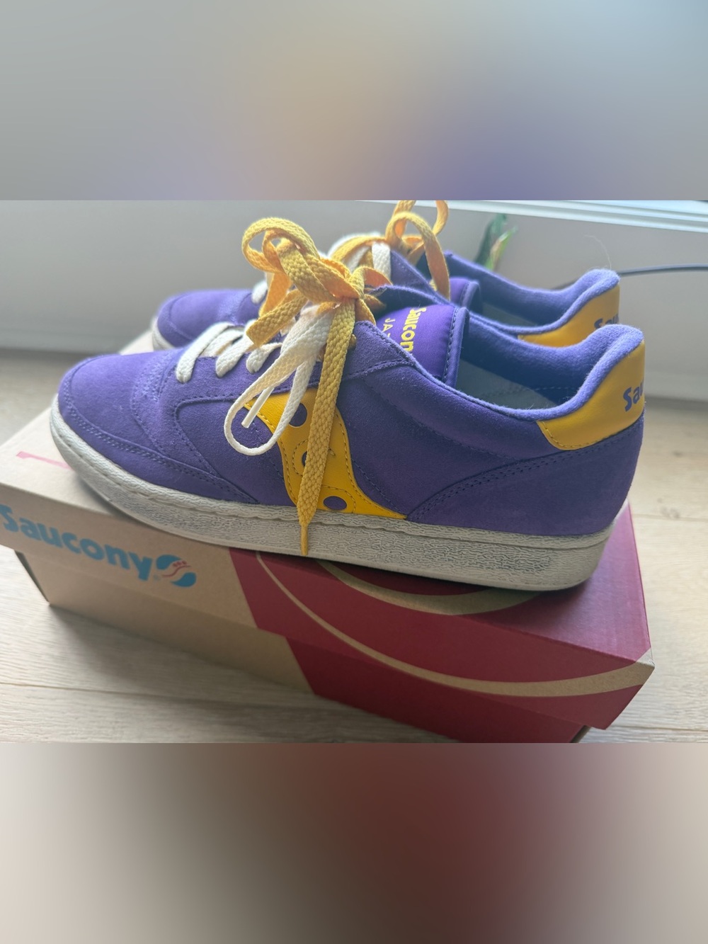 Saucony Men’s Purple and Yellow Suede Low-Top Sneakers